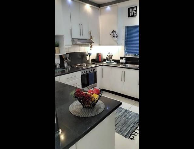 3 BEDROOM HOUSE FOR SALE IN CROFTDENE